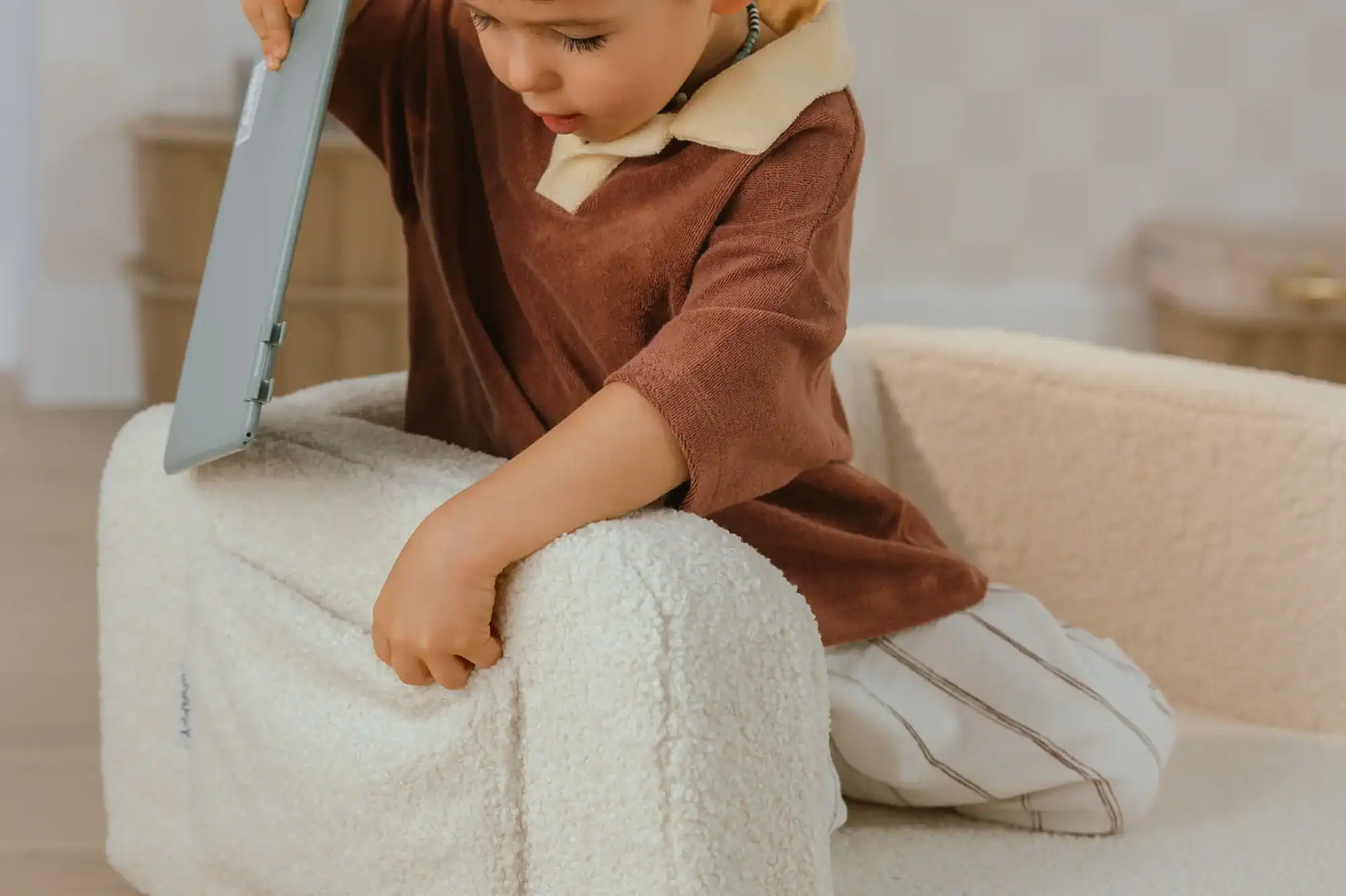 Lumi_Chair_Soft_Cream_Play_4_5000x.jpg.webp
