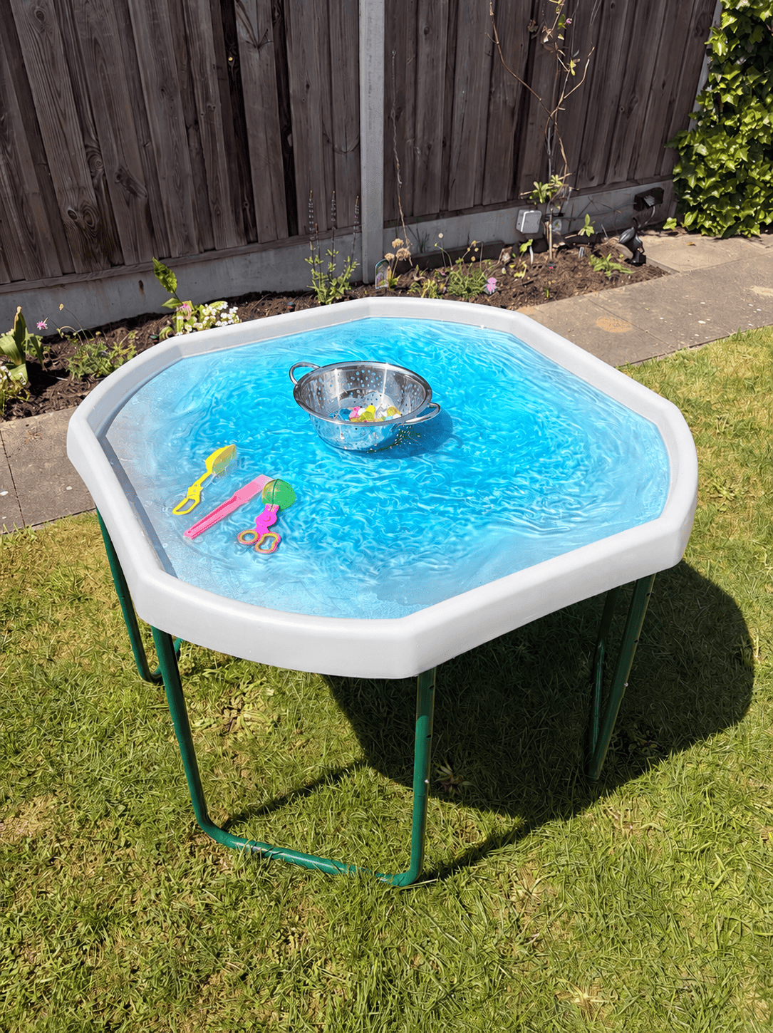 5fbb34fe-a4a3-4e2c-a859-a2bfd3f22742 cosy-direct-tuff-tray-wit