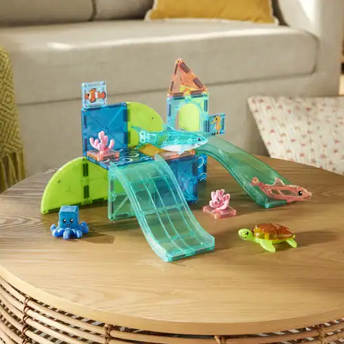 MAGNA-TILES Coral Reef – speelopstelling MAGNA-TILES Coral Reef speelopstelling met zeedieren en magnetische koraaltegels