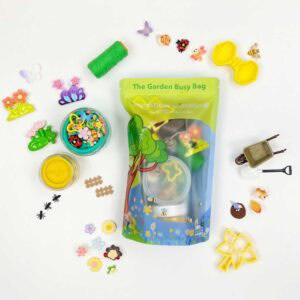 Invitation to Imagine Garden Busy Bag met Dutch Dough, bloemen, insecten en tuinaccessoires