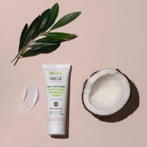 INCIA luieruitslag crème met een beetje crème, kokosnoot en olijftak
